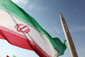 Το Ιράν απειλεί με απόσυρση από τη διεθνή συμφωνία για τα πυρηνικά