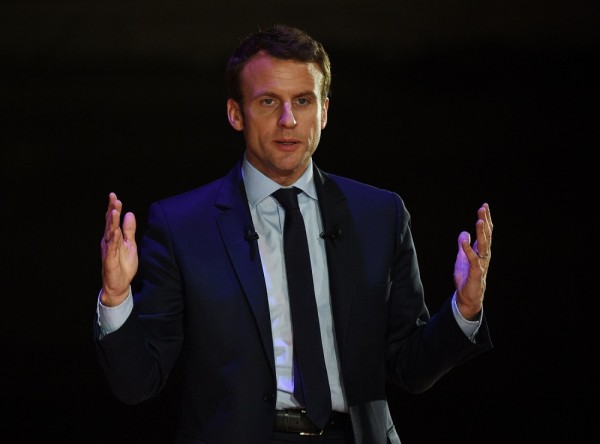 Γαλλία: Ο Μακρόν ζήτησε από τον Φεράν να αποχωρήσει από την κυβέρνηση για ν&#039; αναλάβει την ηγεσία της ΚΟ