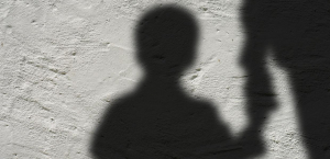Προκαλεί ο φυσικοθεραπευτής που κλώτσησε ΑμΕΑ: «Το παιδί ήταν επιθετικό»
