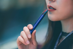 Η Ινδία απαγόρευσε καθολικά την χρήση ηλεκτρονικού τσιγάρου - Στις 39 οι χώρες που απαγορεύεται η πώληση