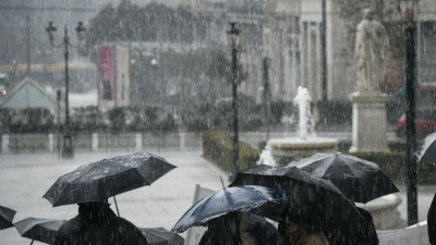 Πουθενά χωρίς ομπρέλα - Προ των πυλών κακοκαιρία εξπρές 12 ωρών με ισχυρές βροχές και καταιγίδες