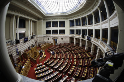 Από ΝΔ και Ελληνική Λύση ψηφίστηκε το νομοσχέδιο για την Πανεπιστημιακή Αστυνομία