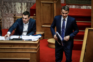 Αγρια κόντρα στη Βουλή για τη Συμφωνία των Πρεσπών: Τσίπρας: «Το πρόβλημά σας είμαι εγώ» - Μητσοτάκης: «Εθνική ήττα η συμφωνία»