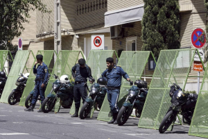 Ιράν: Νεκροί 5 αστυνομικοί σε επίθεση σε αυτοκινητοπομπή