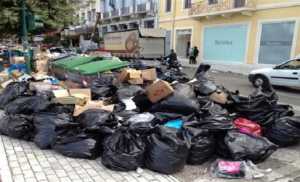 «Μεταφέρονται» τα σκουπίδια της Τρίπολης