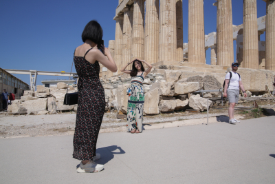 Τράπεζα της Ελλάδος: Κοντά στα 4,4 εκατ. οι αφίξεις τουριστών το πεντάμηνο Ιανουαρίου-Μαΐου
