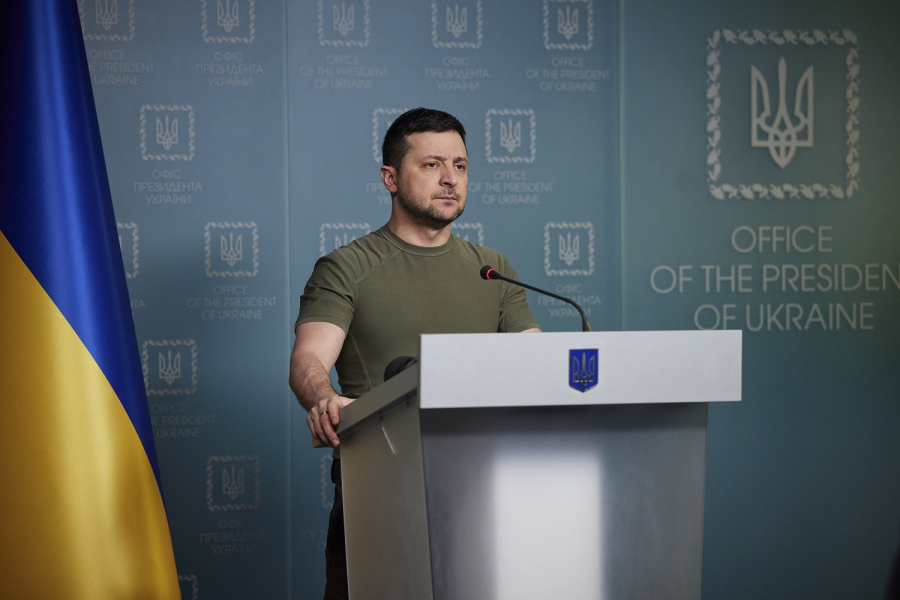 Παραδοχή Ζελένκσι για τάγμα Αζόφ: «Είναι αυτοί που είναι αλλά υπερασπίζονται την Ουκρανία»