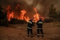 Καταγγελία για τις φωτιές στην Εύβοια: «Μαζέψτε τους Ρουμάνους πυροσβέστες θα τα σβήσουν όλα» (βίντεο)