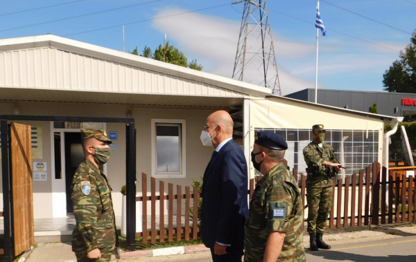 Ο Δένδιας στην έδρα της Ελληνικής Δύναμης Κοσσυφοπεδίου