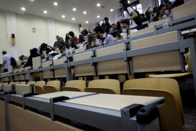 Πανελλήνιες 2021: «Αποκλείονται μαθητές με 12 ή 13», καταγγέλλει ο ΣΥΡΙΖΑ