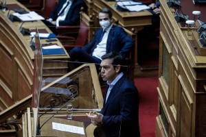 Ο Τσίπρας, ο Μητσοτάκης και ο... Σαββόπουλος - Επικός διάλογος στη Βουλή