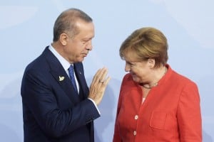Spiegel: Η Γερμανία δεν θέλει να καταβάλει τη δεύτερη δόση στην Τουρκία για προσφυγικό
