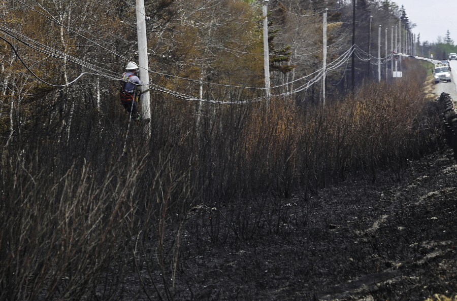 Σε κατάσταση έκτακτης ανάγκης ο Καναδάς: Χιλιάδες άνθρωποι έχουν εγκαταλείψει τα σπίτια τους, μαίνονται οι φωτιές