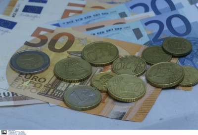 Επίδομα 400 ευρώ σε τουρισμό, επισιτισμό: Το πρώτο 15νθήμερο οι πληρωμές απο ΟΑΕΔ