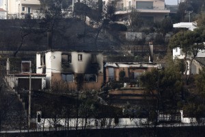 Φωτιά στην Αττική: Τα πρώτα επίσημα στοιχεία για τα κατεστραμμένα σπίτια