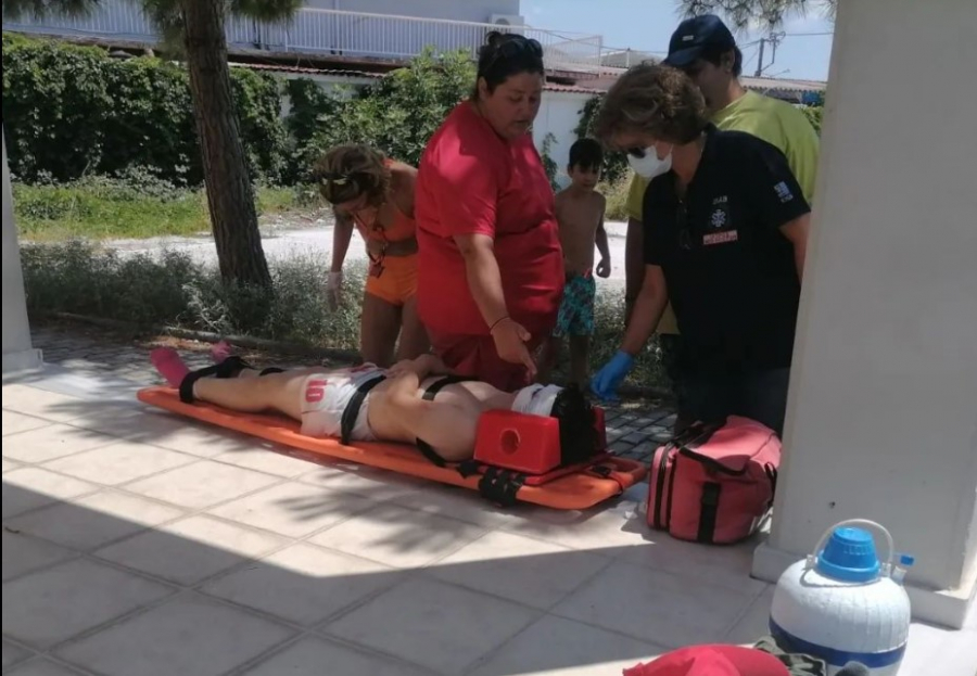 Βόλος: Εντεκάχρονος έπεσε στα βράχια και του καρφώθηκε μεταλλικό αντικείμενο στο κεφάλι