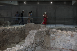 Μουσείο Ακρόπολης: Για πρώτη φορά επισκέψιμη η αρχαία γειτονιά της Αθήνας - Σπίτια, λουτρά, υδραγωγεία και συγκλονιστικά γλυπτά (φωτο)