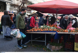 Λαϊκές αγορές: Απεργούν την Τετάρτη οι παραγωγοί, θα δίνουν δωρεάν προϊόντα