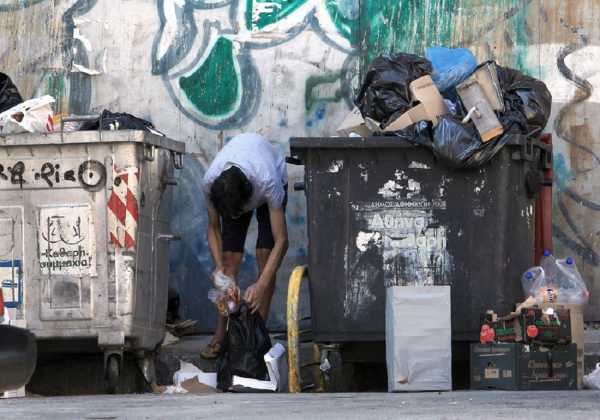 Eurostat: 1 στους 3 σε συνθήκες φτώχειας - Η Ελλάδα στη χειρότερη θέση μετά από Βουλγαρία και Ρουμανία