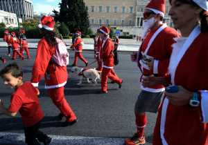 Απροσπέλαστο το κέντρο της Αθήνας λόγω του «Athens Santa Run»