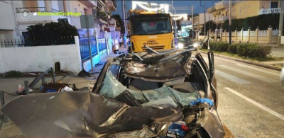 Φριχτό τροχαίο δυστύχημα στο Πέραμα: Αυτοκίνητο «απογειώθηκε» και έπεσε σε οροφή άλλου ΙΧ