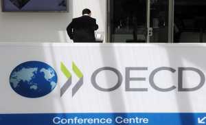 Καμπανάκι κινδύνου για την ελληνική οικονομία από τον ΟΟΣΑ