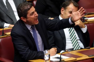 Αυγενάκης: Ανίκανη η κυβέρνηση να οδηγήσει τη χώρα στην ανάκαμψη