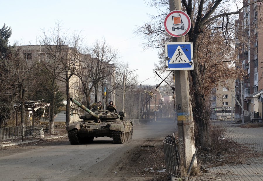 Ουκρανία: Στον «αέρα» η εκεχειρία, αναφορές για πυρά πυροβολικού και σειρήνες αεροπορικής επιδρομής