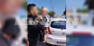 Ζάκυνθος: «Είχε 50 βαθμούς μέσα στο αυτοκίνητο, το παιδί ζεμάταγε», λέει ο αστυνομικός που το έσωσε