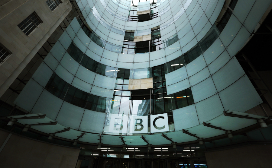 Το BBC αναμένεται να δώσει απαντήσεις για την υπόθεση του παρουσιαστή που πλήρωνε ανήλικο για γυμνές φωτογραφίες