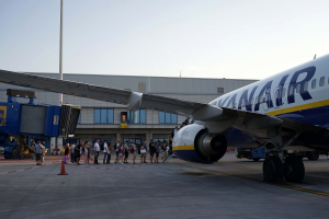 Σούπερ προσφορές από Ryanair: Αεροπορικά εισιτήρια κάτω από 10 ευρώ για προορισμούς «όνειρο»