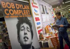 Ο Μπομπ Ντίλαν σνομπάρει το βραβείο Νόμπελ Λογοτεχνίας;