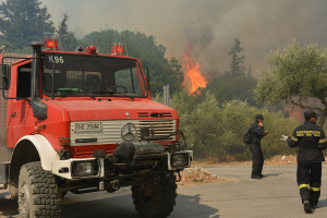 Νεκρός πυροσβέστης σε φωτιά στη Σίνδο - Πέθανε την ώρα του καθήκοντος