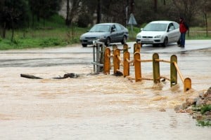 Υπερχείλισε, λόγω σφοδρής βροχόπτωσης, ο Γαλλικός ποταμός στην Σίνδο