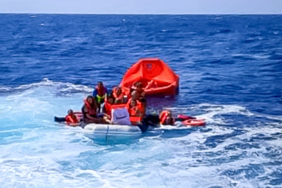 Ναυάγιο στη Μήλο: Έτσι βυθίστηκε η θαλαμηγός - Τι είπε για τη διάσωση ο καπετάνιος που περισυνέλλεξε τους επιβάτες (βίντεο, εικόνες)