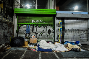 Δήμος Αθηναίων: Ανοιχτές οι θερμαινόμενες αίθουσες για τους αστέγους ενόψει χιονιά