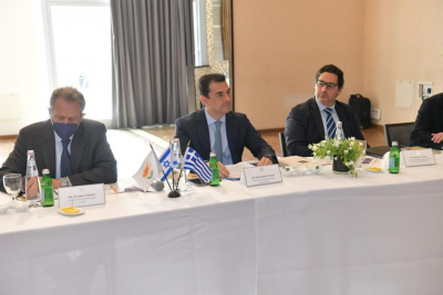 Κώστας Σκρέκας: «Επιταχύνουμε και εμβαθύνουμε τη στρατηγική ενεργειακή συνεργασία με την Κύπρο και το Ισραήλ»