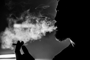 Παρελθόν το κάπνισμα σε δημόσιους χώρους - Πρόστιμα - φωτιά στους παραβάτες (vid)
