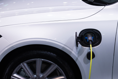 Μπορούν τα ηλεκτρικά αυτοκίνητα να απαλλαγούν από τα καλώδια φόρτισης;