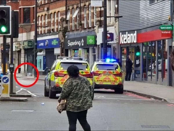 Επίθεση στο Λονδίνο: Ο 19χρονος δράστης πίεζε την κοπέλα του να αποκεφαλίσει τους γονείς της!