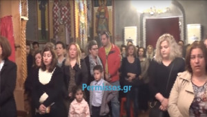Με αναμμένα κεράκια προσεύχονται για την 8χρονη Αλεξία οι κάτοικοι των Θεσπιών (βίντεο)