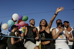 Παρατράγουδα και προσαγωγές στο Gay Pride της Θεσσαλονίκης