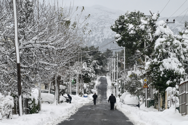 Έκτακτο δελτίο καιρού: Επιμένει η κακοκαιρία «Μπάρμπαρα», πού θα χιονίσει σήμερα