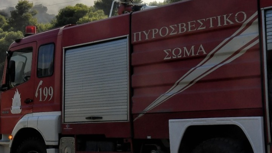 Στις φλόγες «τυλίχτηκε» σπίτι στην Κρήτη, άμεση κινητοποίηση της πυροσβεστικής