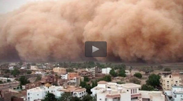 Τεράστια αμμοθύελλα σκεπάζει την πρωτεύουσα του Σουδάν