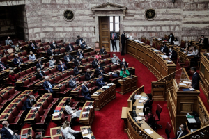 Δύο «νέοι» βουλευτές στην ελληνική Βουλή δύο χρόνια μετά τις εκλογές