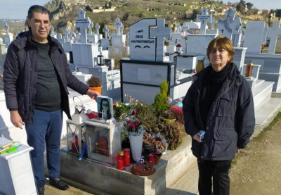 Ελένη Τοπαλούδη: Ραγίζουν καρδιές οι γονείς της, πήγαν τούρτα γενεθλίων στον τάφο της