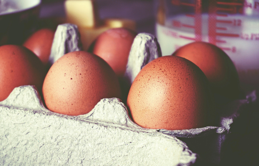 Γιατί τα καφέ αυγά είναι πιο ακριβά από τα άσπρα