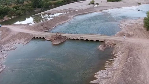 Γκρεμίστηκε η γέφυρα που ένωνε την Ναύπακτο με το Αγρίνιο (video)