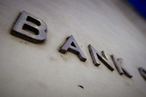 Το παρασκήνιο της εφόδου στις τράπεζες - Οι σκηνές έντασης που εκτυλίχθηκαν και οι «ψίθυροι»